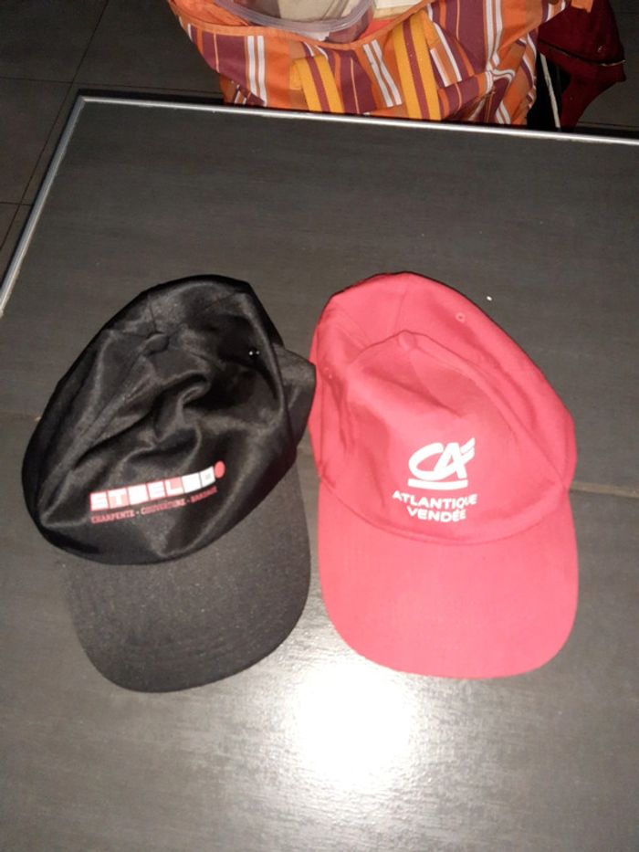 2 casquettes - photo numéro 6