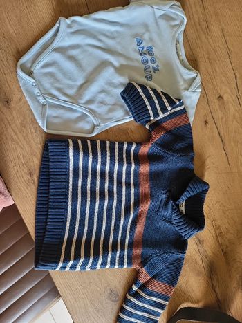 Lot body + pull 6 mois