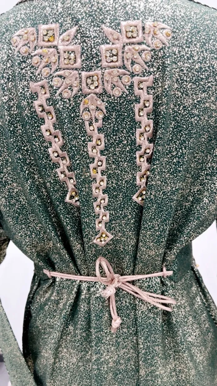 Magnifique caftan joliment travaillé - photo numéro 6