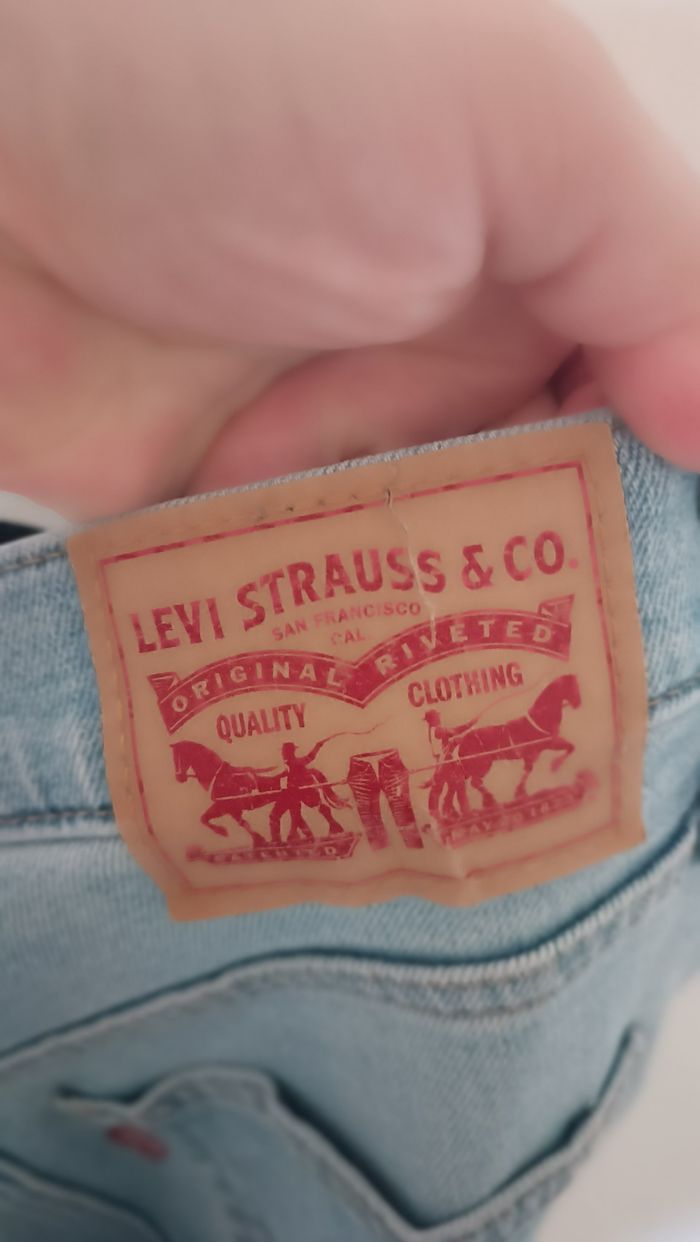 Jean Levi's High waisted Mom taille W31 L27 - photo numéro 8