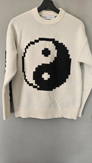 Pull Bershka Yin Yang écru et noir - Taille XS