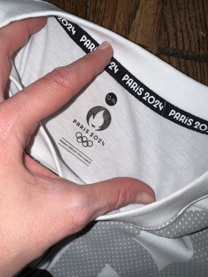 T-shirt JO 2024 14 ans neuf avec étiquette - photo numéro 3