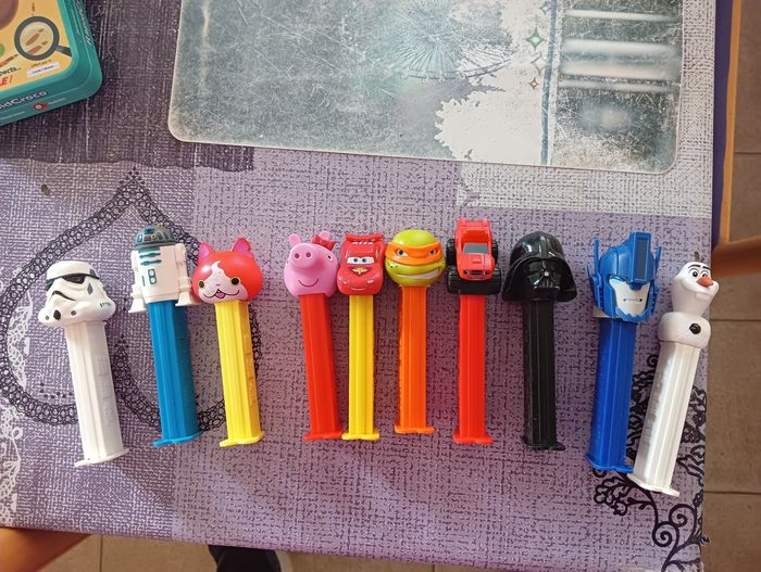 Lot de distributeur à bonbon pez