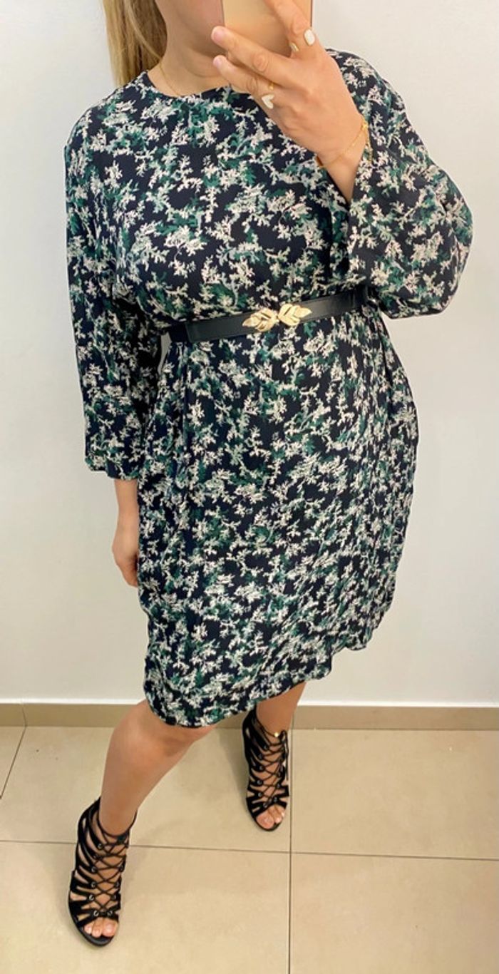Jolie Robe Droite Imprimée Avec Poches Taille 42 - photo numéro 3