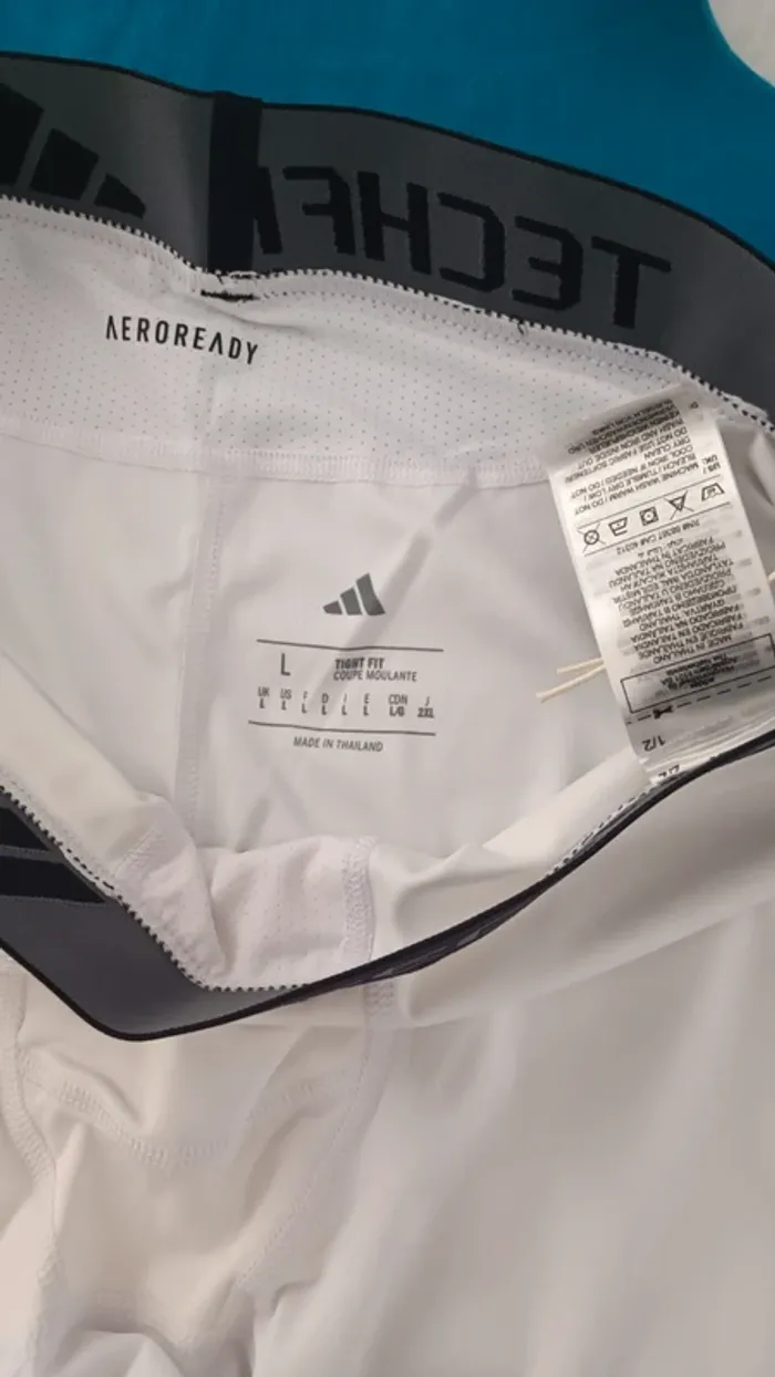 Shorts Techfit Adidas bianchi - photo numéro 3