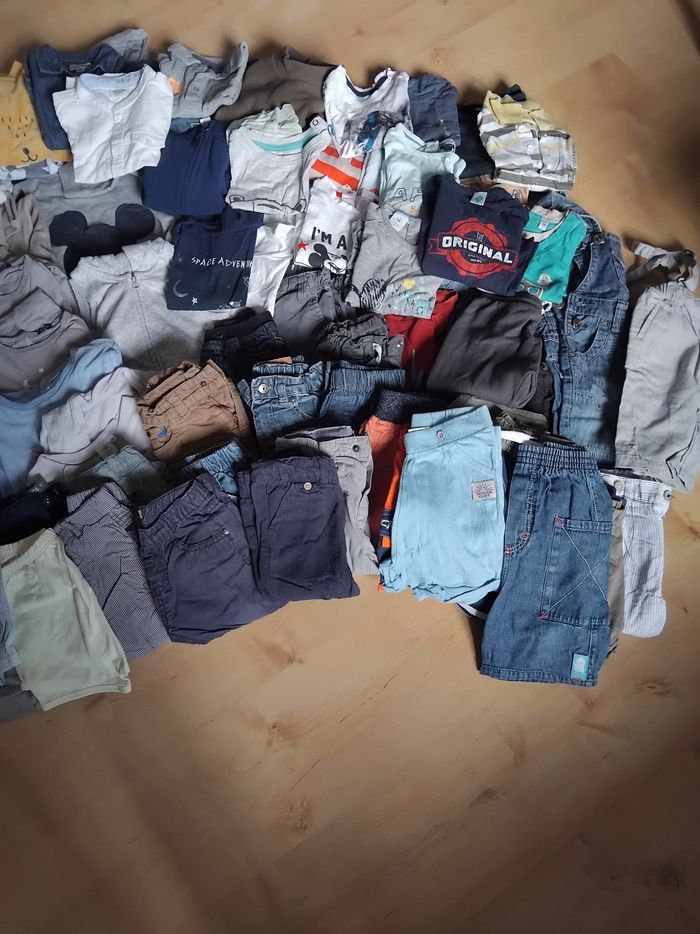 Lot de vêtements en 18 mois et 2 ans - photo numéro 2