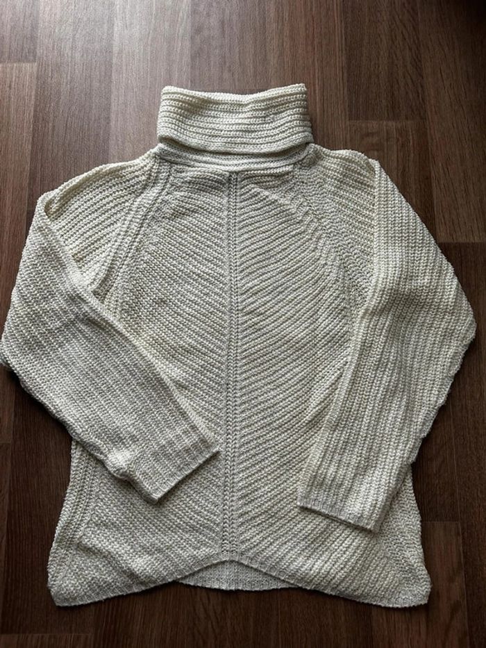 Joli pull beige et filament doré beckaro