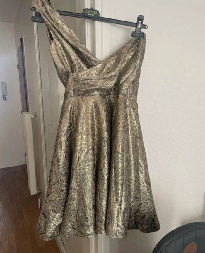 Robe habillée dorée épaules dénudées Assos Petite - photo numéro 4