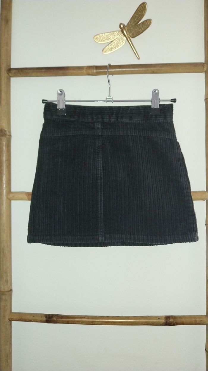 Jupe Okaidi en velours côtelé noir excellent état 8 ans - photo numéro 2