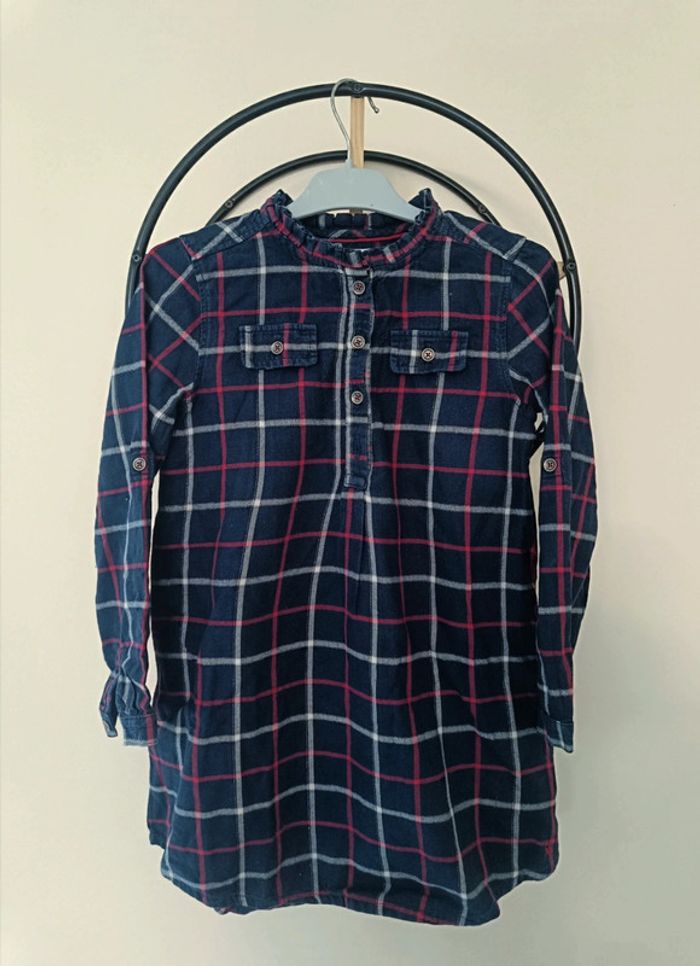 8 nas robe Okaïdi ( vendue sans ceinture comme sur la photo)