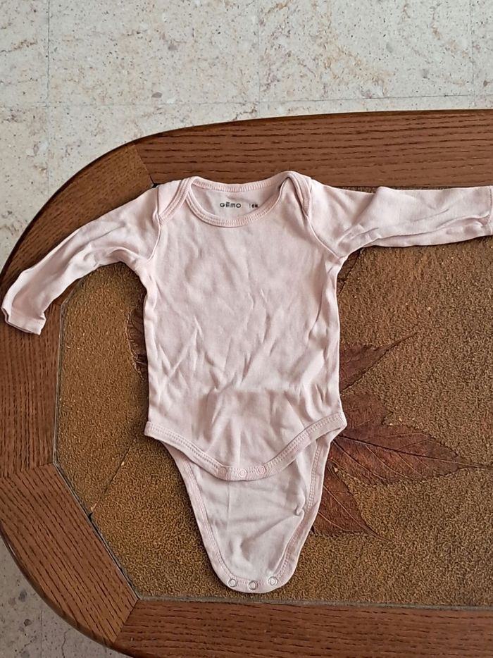 Lot de 2 bodies fille  6 mois - photo numéro 2