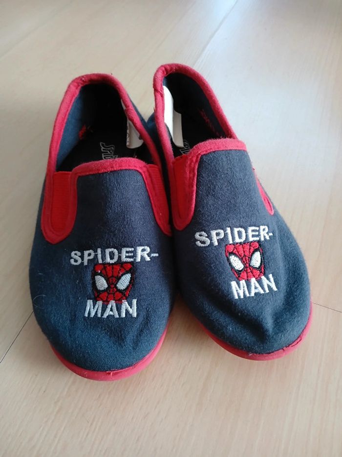 Chaussons spiderman taille 31