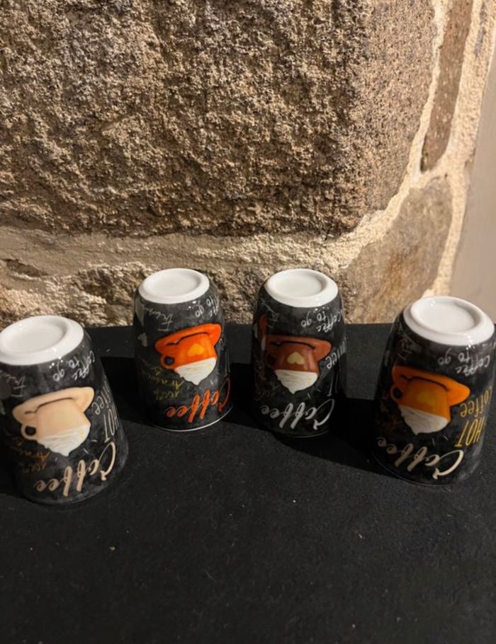 Set de 4 petites tasses , gobelet à café expresso en porcelaine JD - photo numéro 2