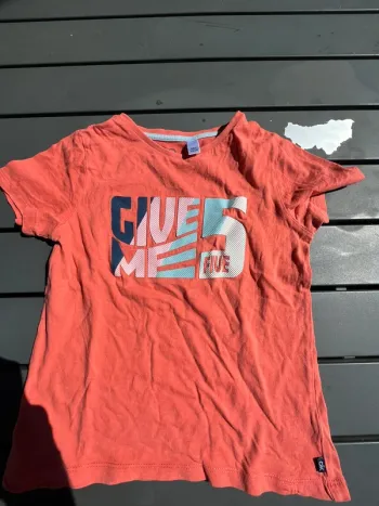T-shirt manche courte taille 6 ans