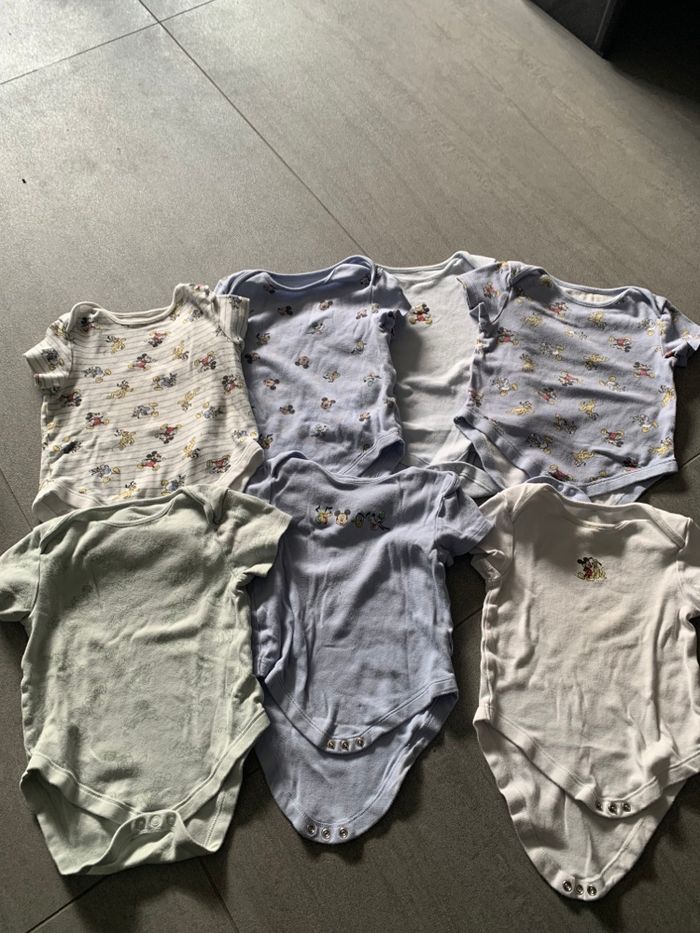 Lot bodys Mickey 24-36 mois. - photo numéro 2
