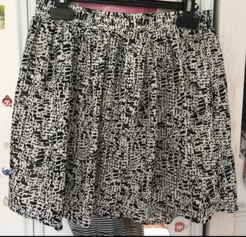Jupe patineuse à motif, blanche et noir, vero moda, XS