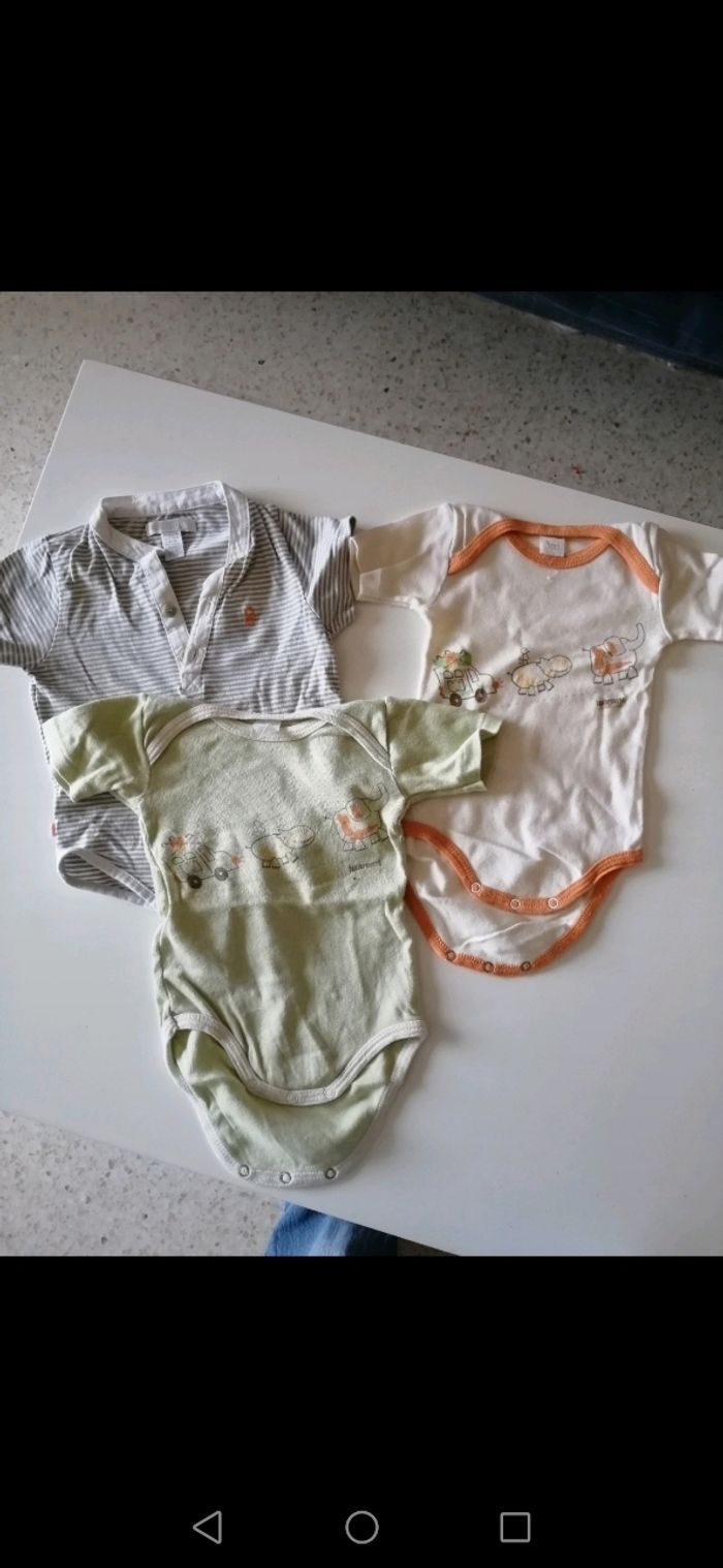 Lot de 3 bodies 6 mois