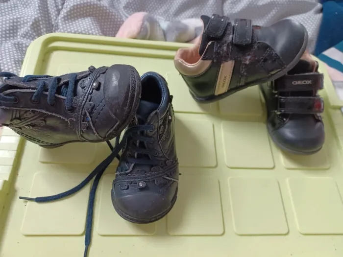 Chaussures pointure 19