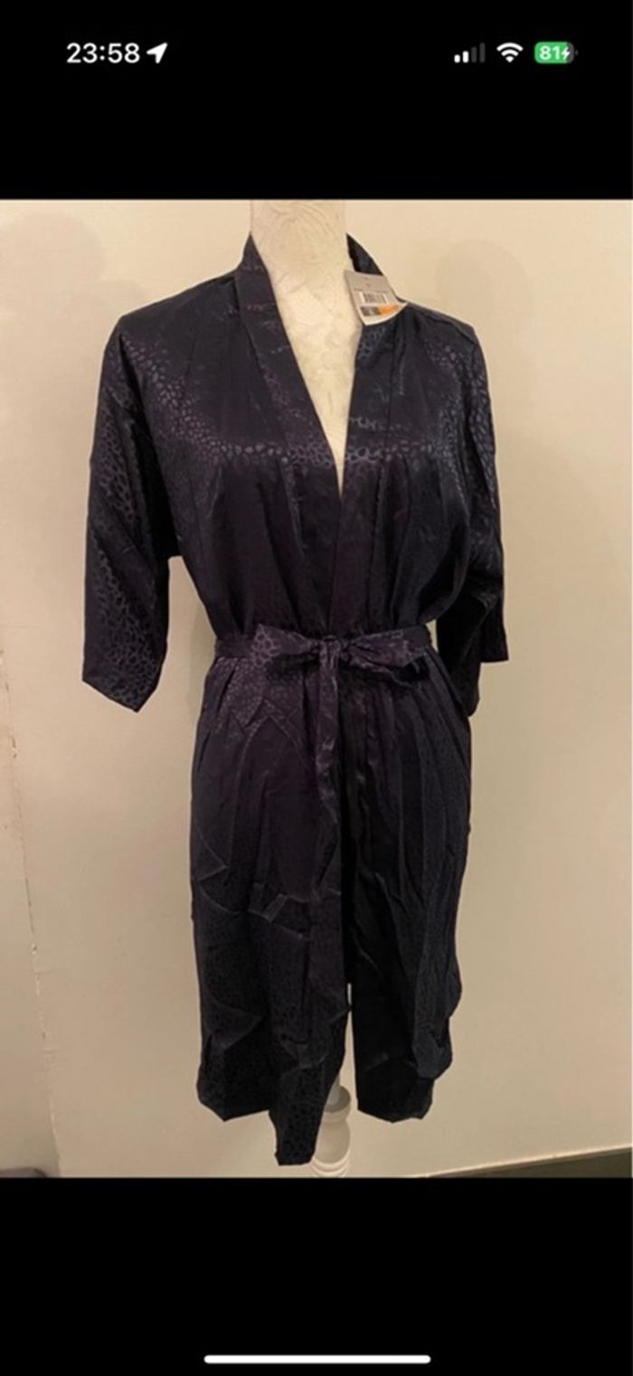 Peignoir satinée neuf L - photo numéro 4