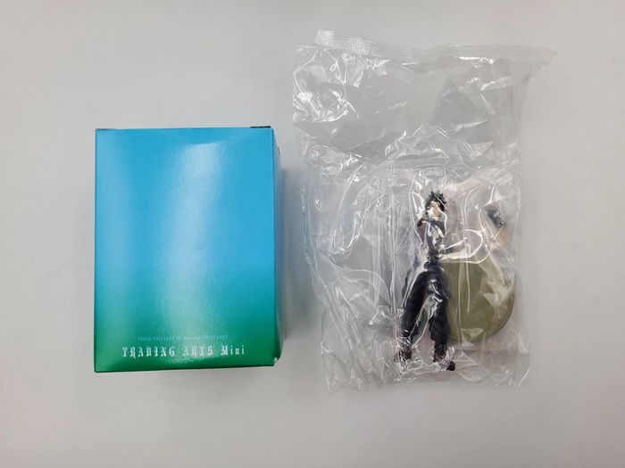 Final Fantasy VII 10th Anniversary Trading Arts Mini Figure – Zack Fair - photo numéro 2