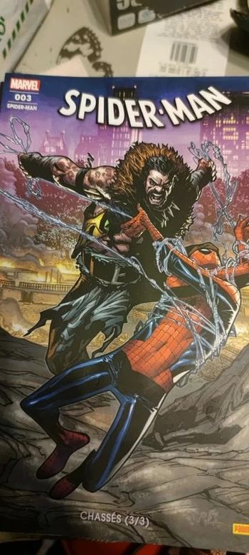 Livre Marvel N3  Chassés