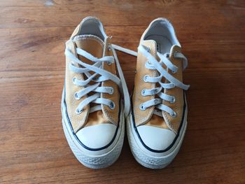 Converses basses jaunes