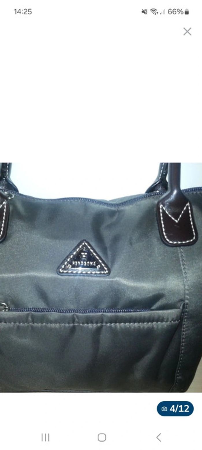 Petit sac vintage toile et
cuir Hexagona marron
excellent état - photo numéro 6
