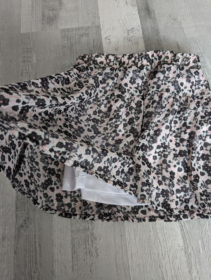 Jupe fille fluide Lulu Castagnette 8 ans motif fleurs noir et rose - photo numéro 4