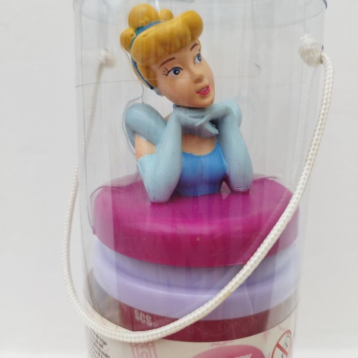 Pâte à modeler avec gaufreuse Cendrillon - photo numéro 2