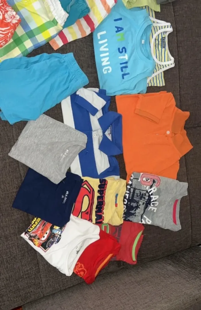 Lot 2 ans garçon été / vingtaine de vêtements - photo numéro 3