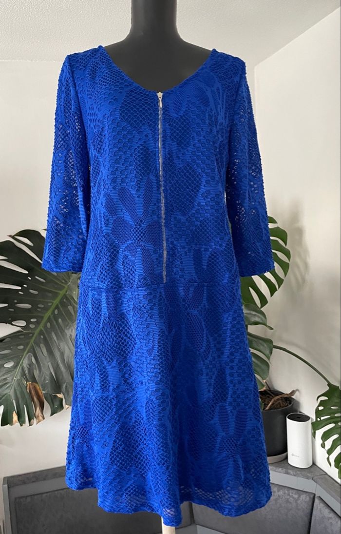 Robe en dentelle bleu vif – Taille 36/38 – Neuve avec étiquette - photo numéro 4