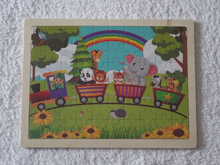 Puzzle en bois "Le train des animaux" neuf sous plastique 60 pièces