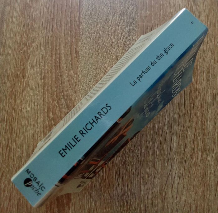 Emilie Richards 🪅 Le parfum du thé glacé - photo numéro 3