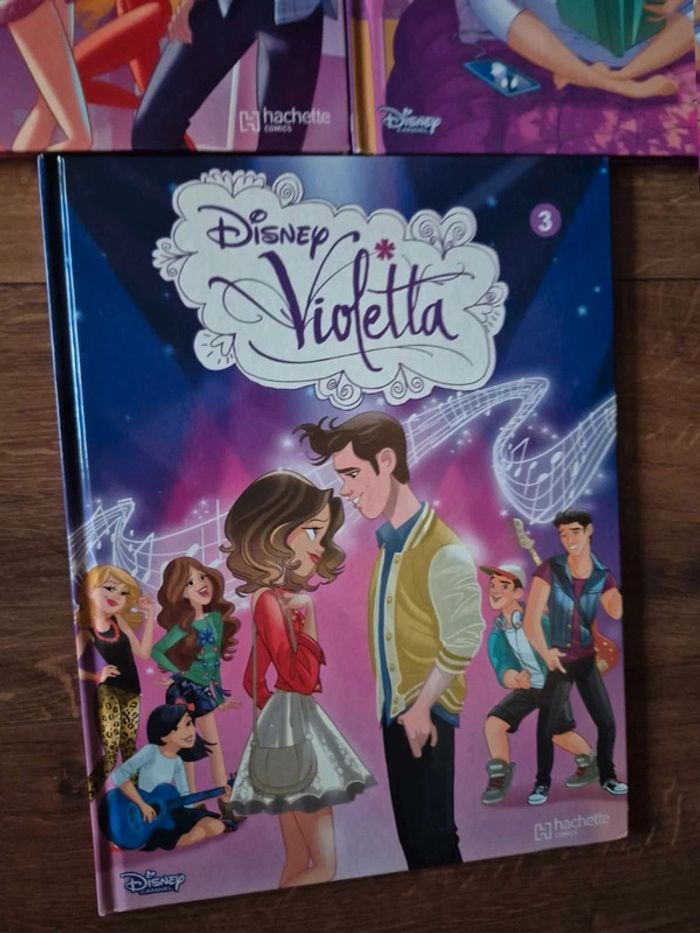 Lot  de  3 bandes dessinées  Violetta - photo numéro 4