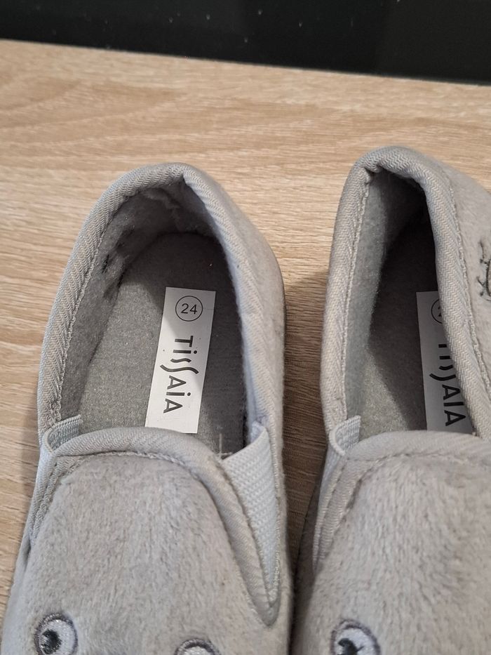 Chaussons taille 24 - photo numéro 2