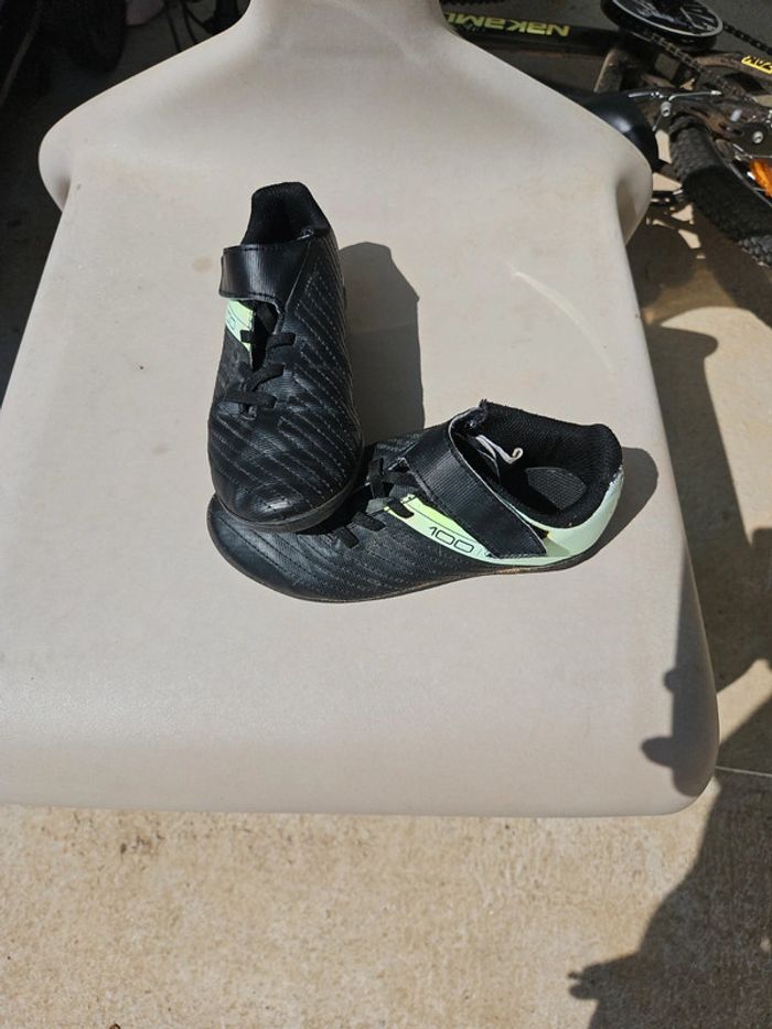 Chaussure à crampon taille 31 - photo numéro 2