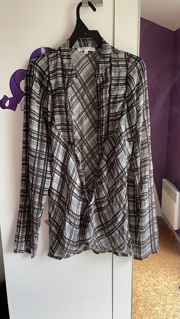 Jolie chemise en voile taille 38/40