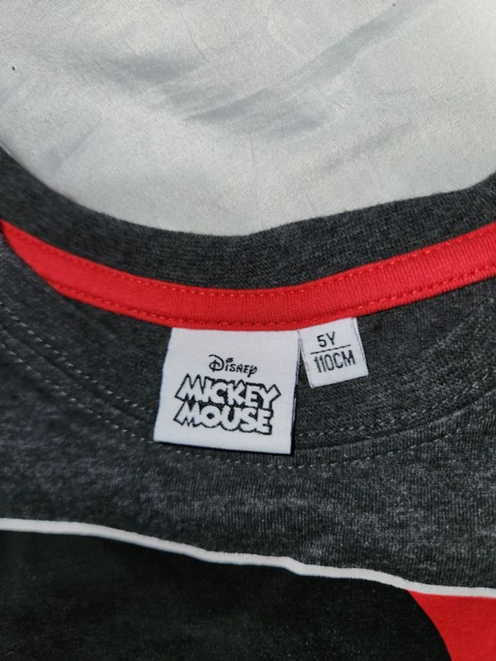 Tee-shirt manches courtes taille 5 ans - photo numéro 2