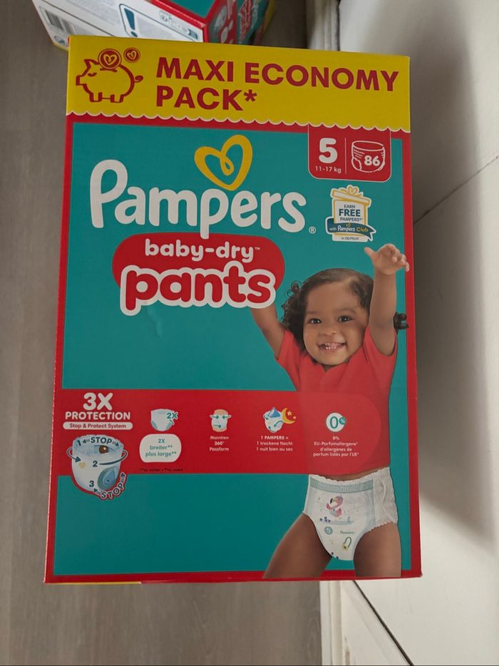 Couches Pampers baby-dry pants taille 5 86 couches