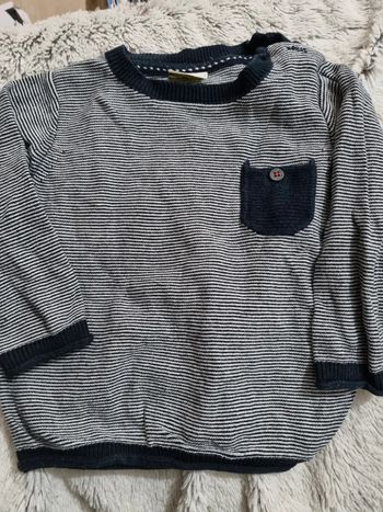 Pull leger tape a l oeil taille 12 mois bleu marine