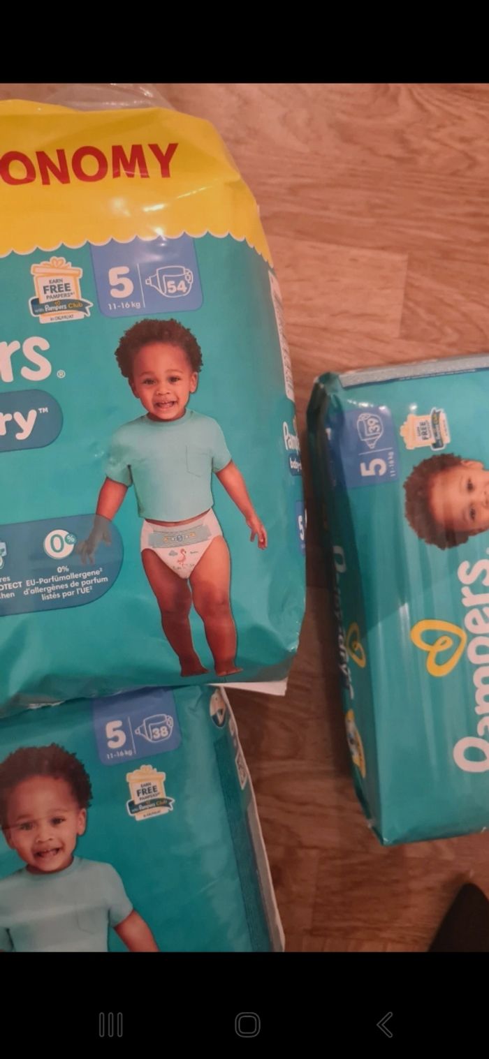 131 couches taille 5 pampers - photo numéro 2