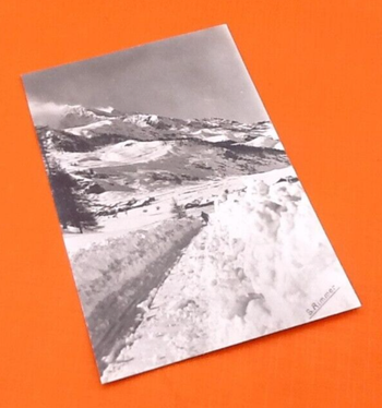 Carte postale ancienne  Tignes 1659m (Savoie)  Les contreforts du massif du Mont Pourri