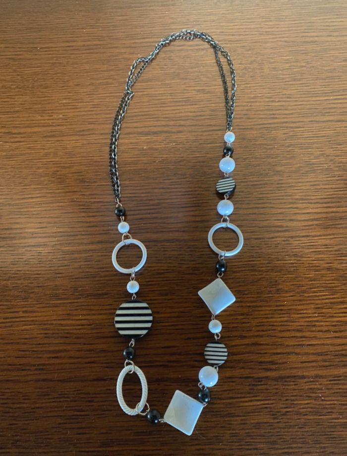 Collier à motif femme - photo numéro 4