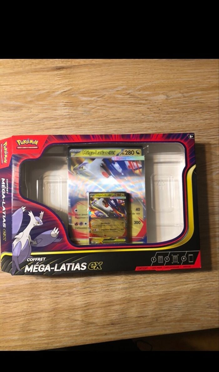 Coffret Pokémon mega latias vide