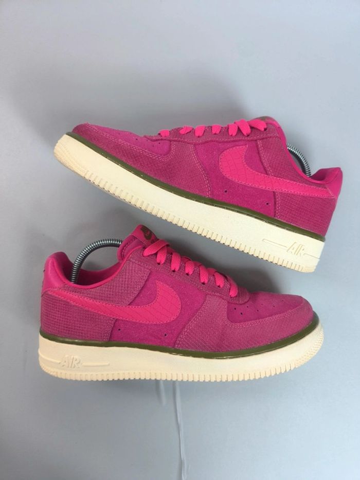 Baskets femme Nike air force one fushia rose et verte pointure 38.5 tres bon état - photo numéro 2