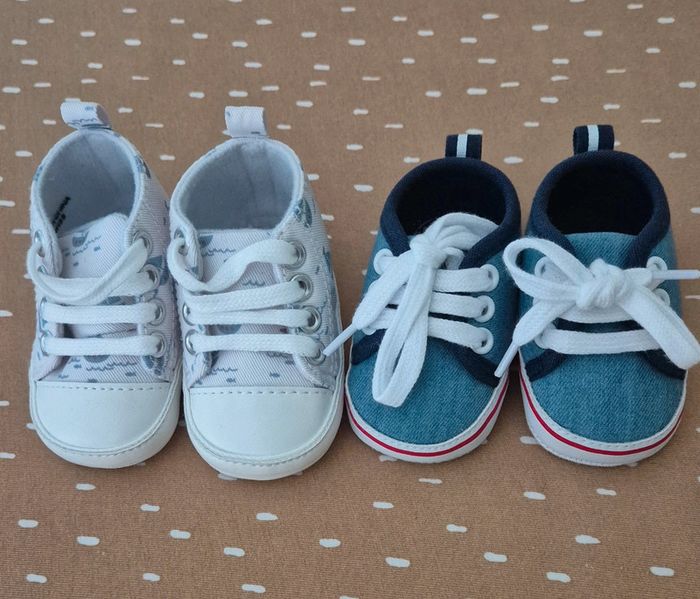 Lot paires de chaussures bébé