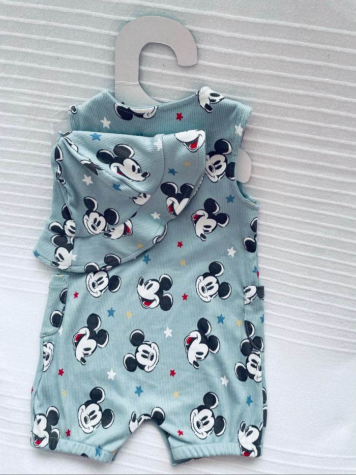 Combinaison Mickey 6/9 mois - photo numéro 4