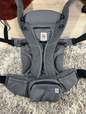 Ergobaby omni breeze graphite grey