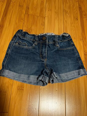 Short en jeans tape à  l’œil