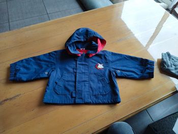Manteau léger bébé 6 mois imperméable très bon état